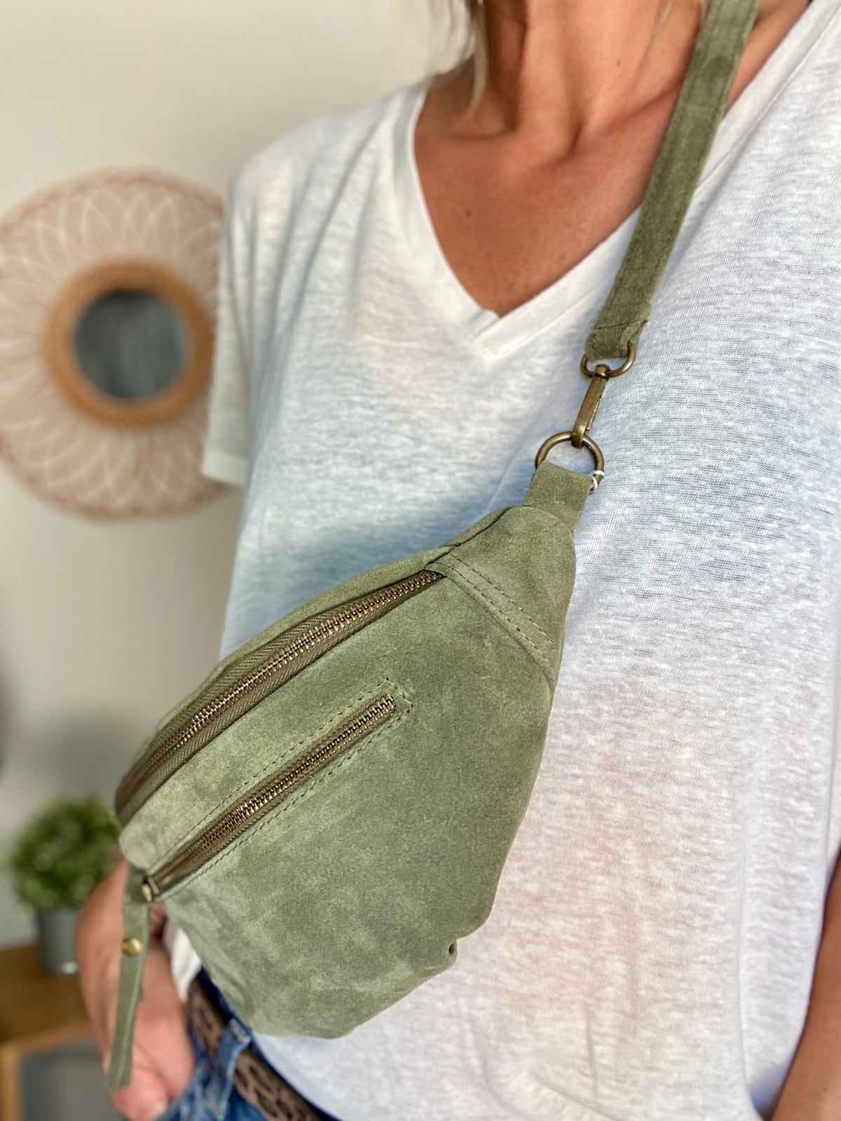 Sac banane double poche en cuir daim - OPALINE - Vert sauge (kaki clair)