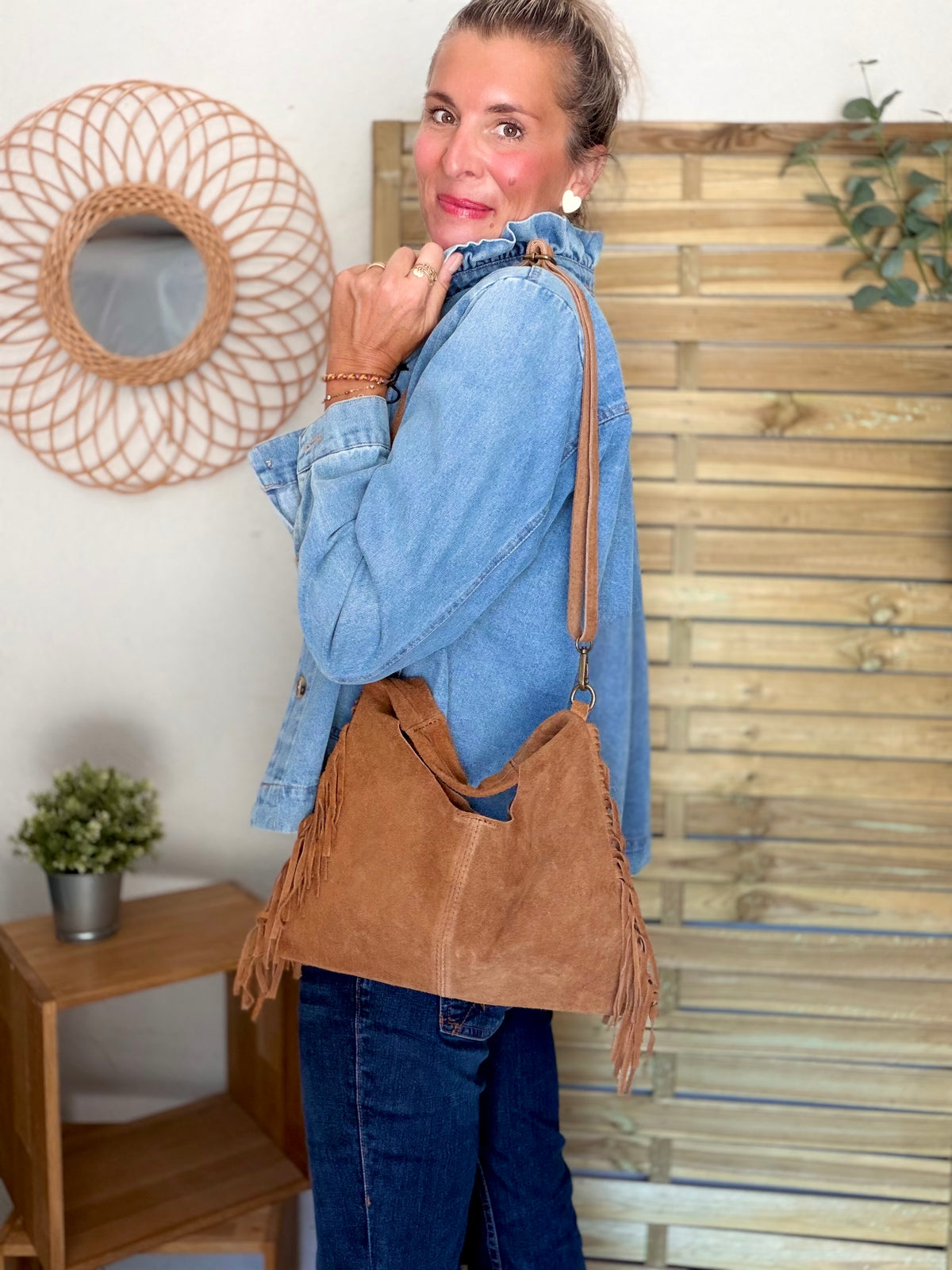 Sac hobo en cuir daim avec franges AARON - Camel - DÉSTOCKAGE