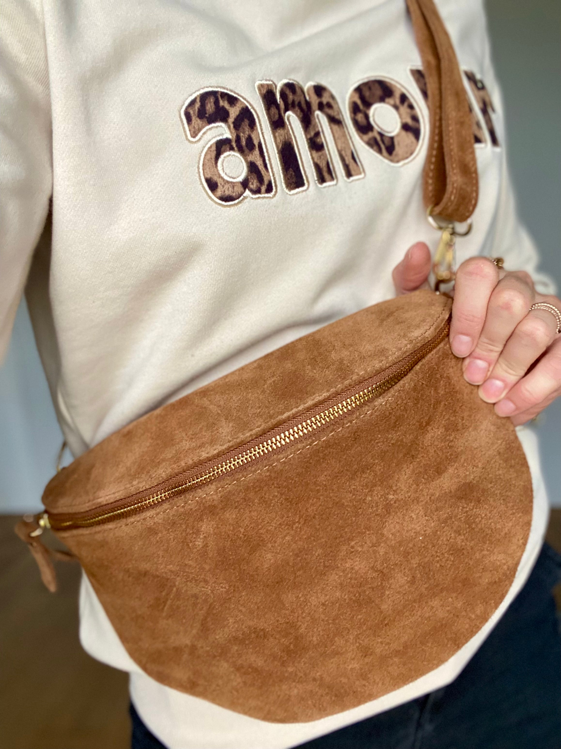 Sac banane XL en cuir velours 30cm JUDY - Camel