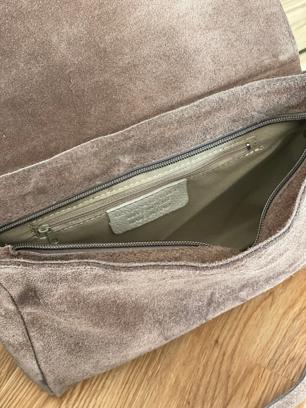 Sac bandoulière en cuir daim et irisé ESMÉE - Choco / Bronze