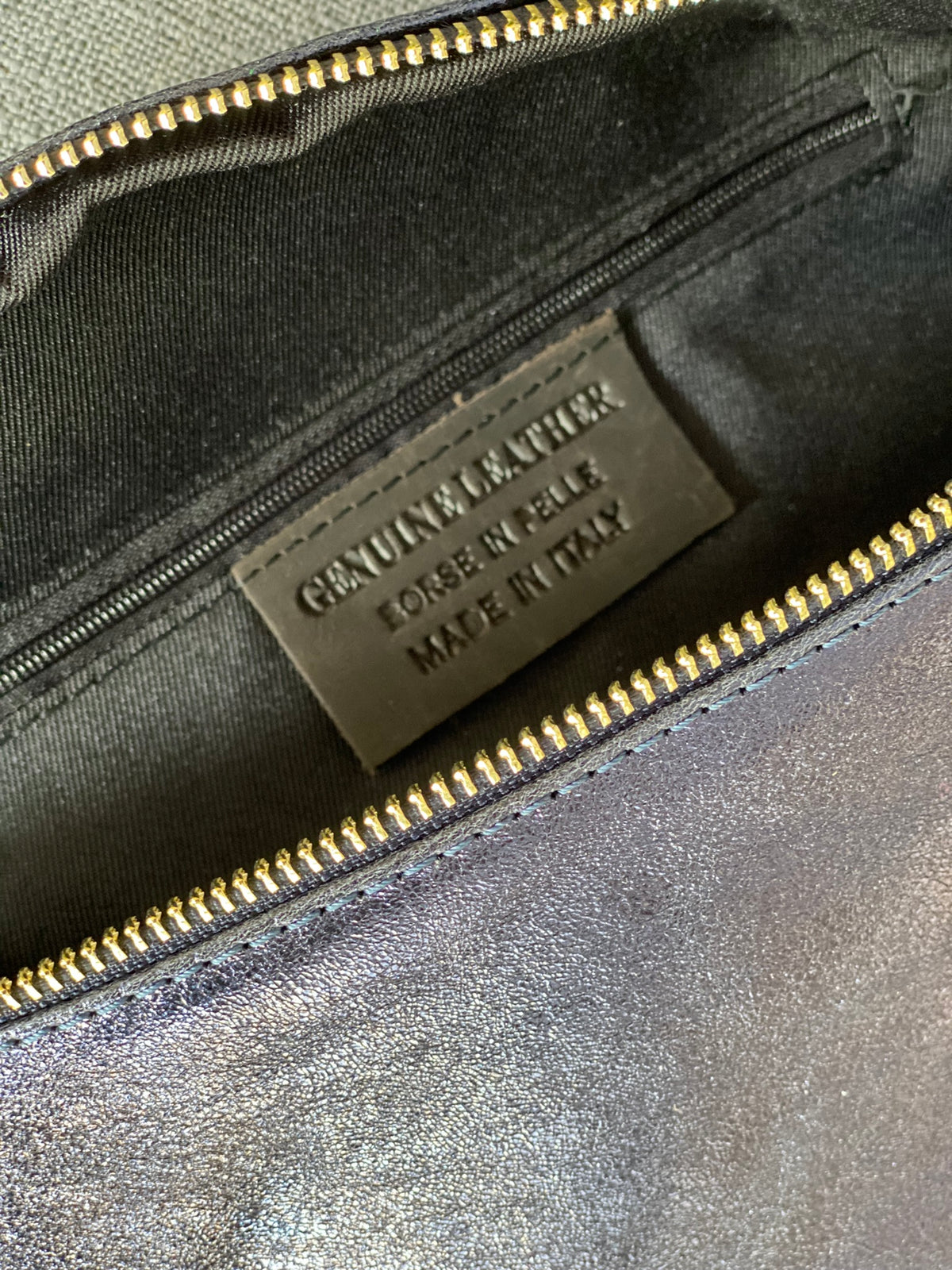 Sac banane en cuir irisé 24cm ROMY bleu marine (12 coloris)