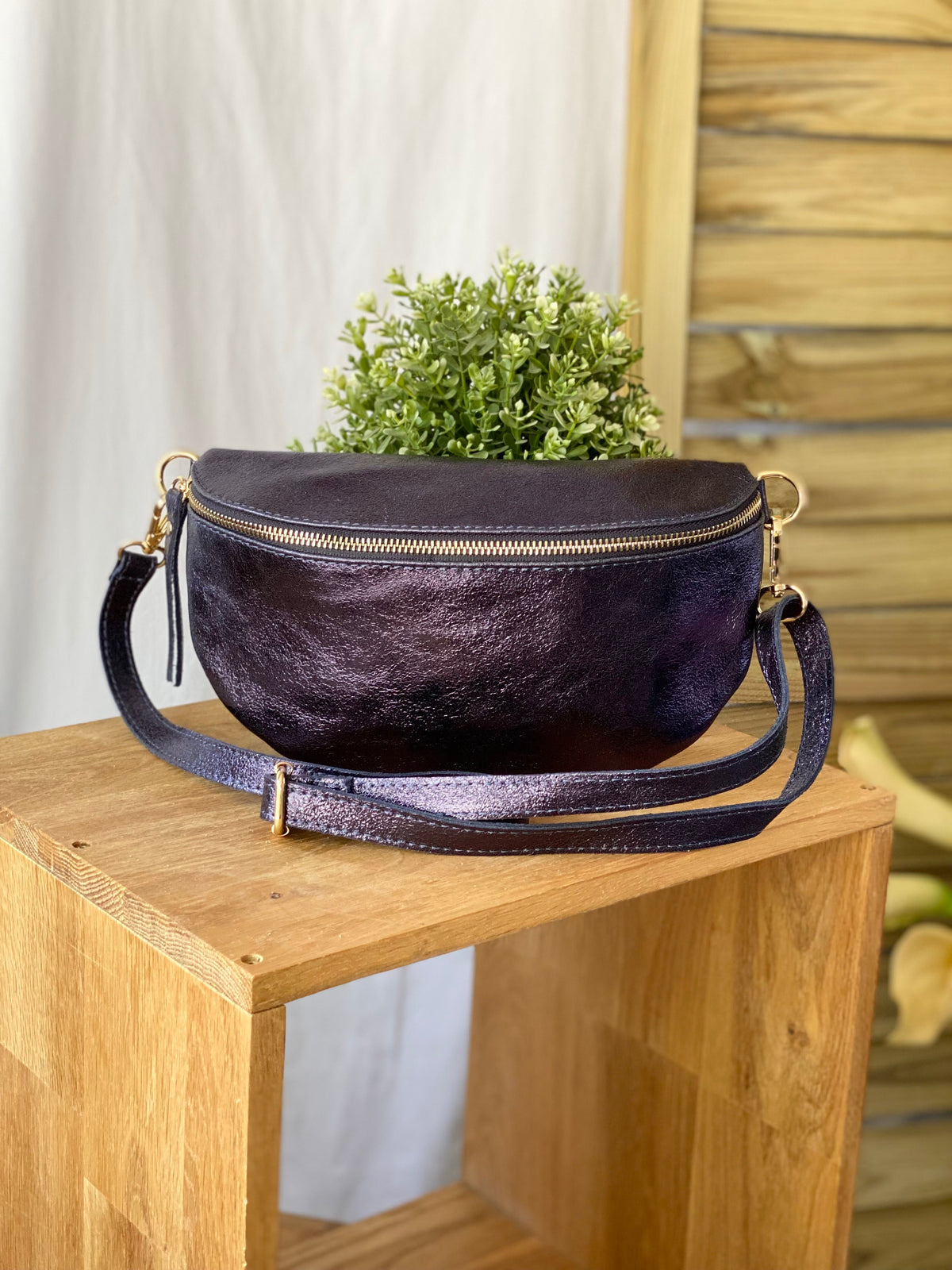 Sac banane L en cuir irisé 28cm - JOYCE - Bleu marine