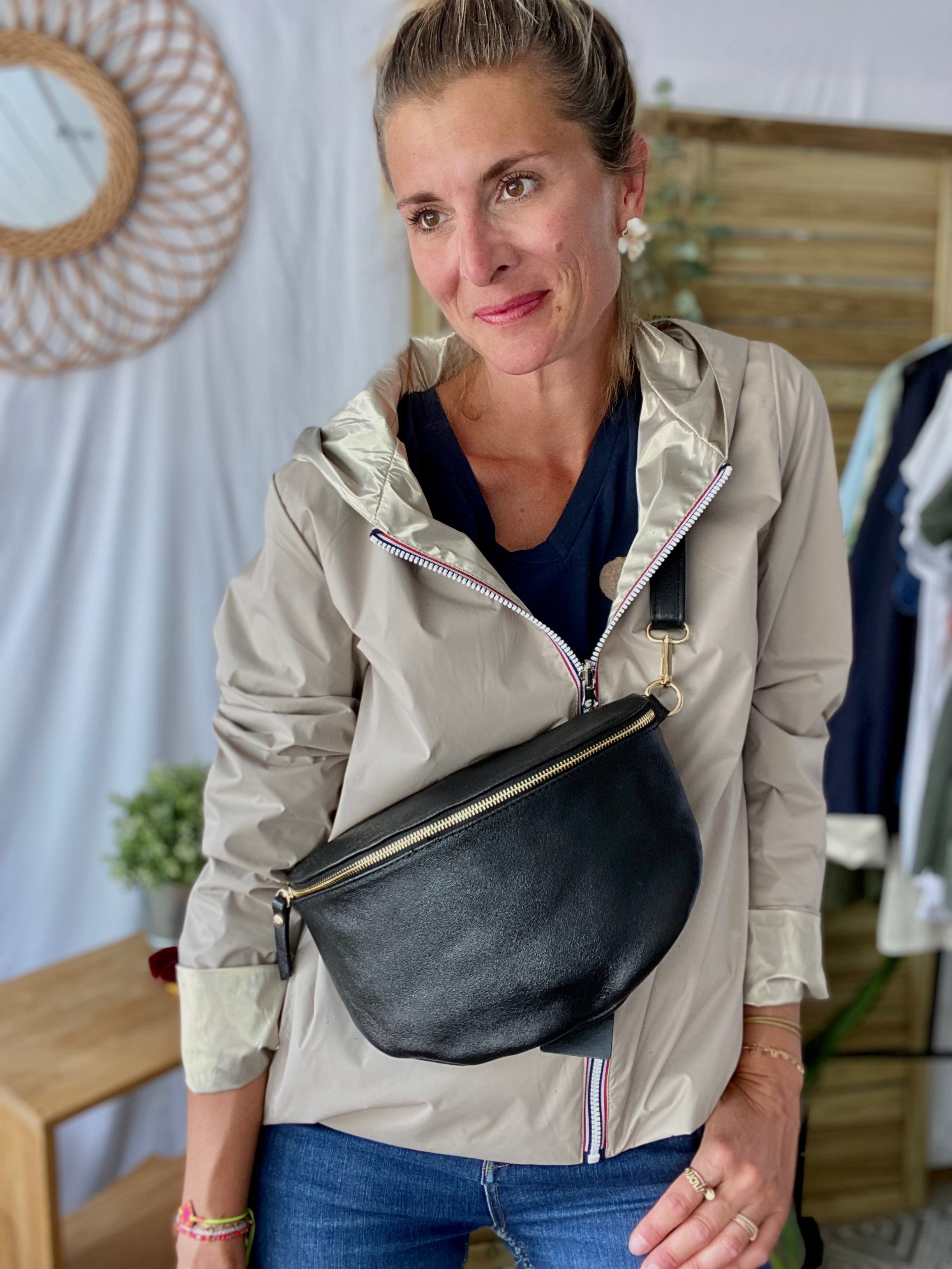 Sac banane XL en cuir irisé 30cm - JANIS - Noir