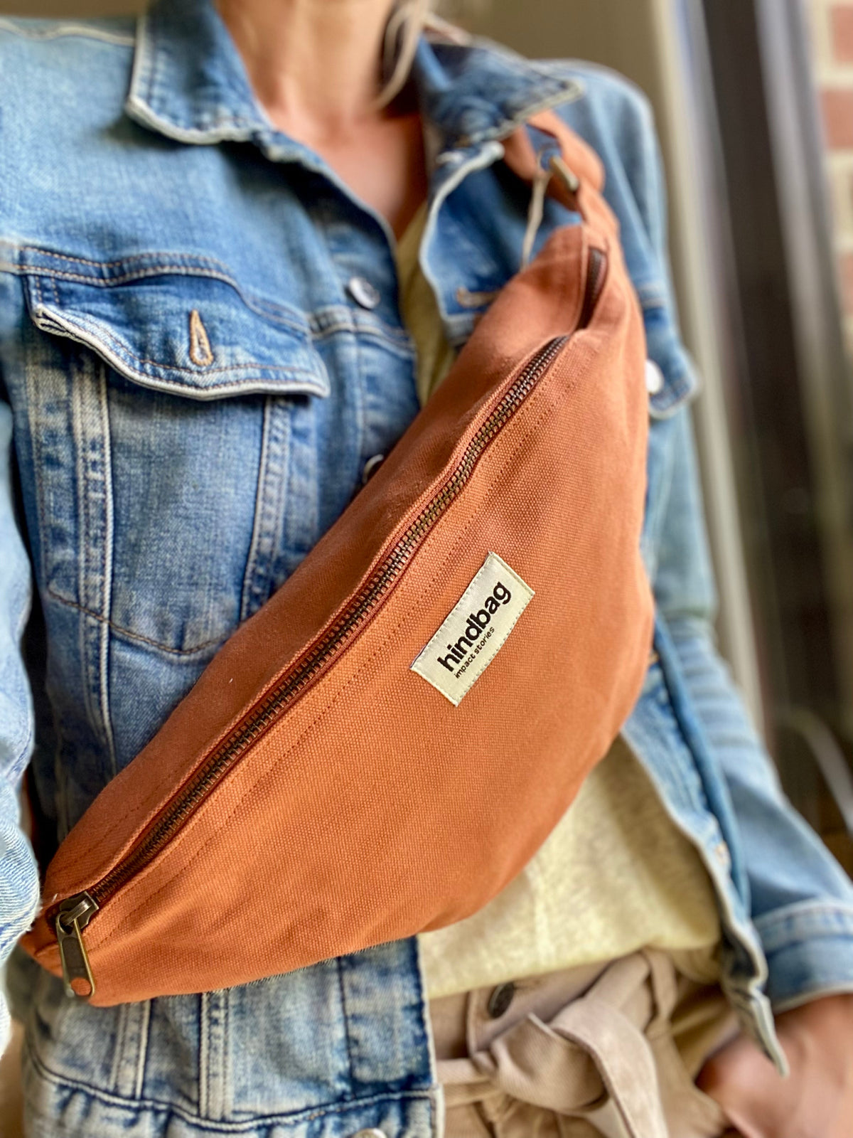 HINDBAG SASHA - Sac banane Sienne