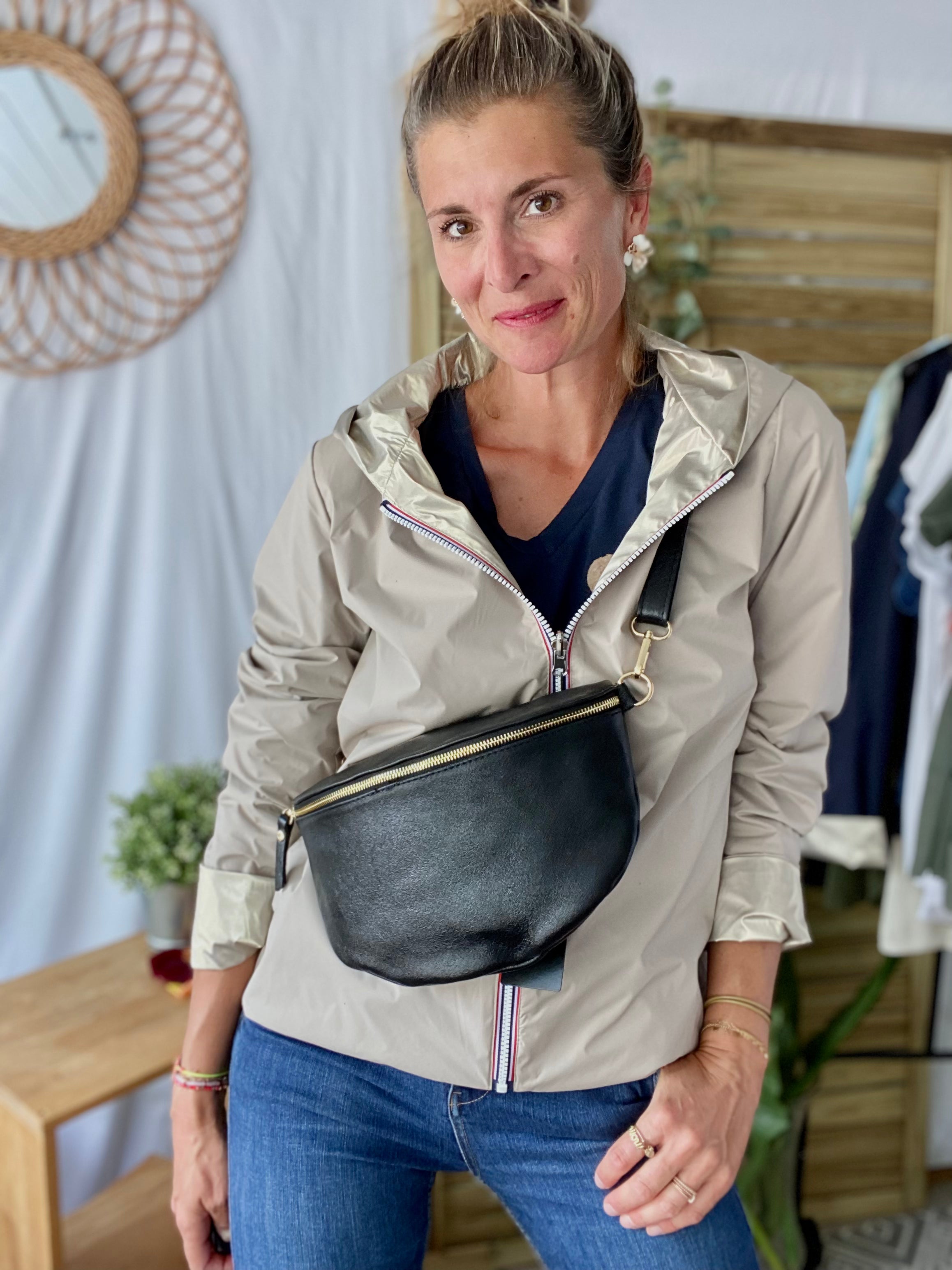 Sac banane XL en cuir irisé 30cm - JANIS - Noir