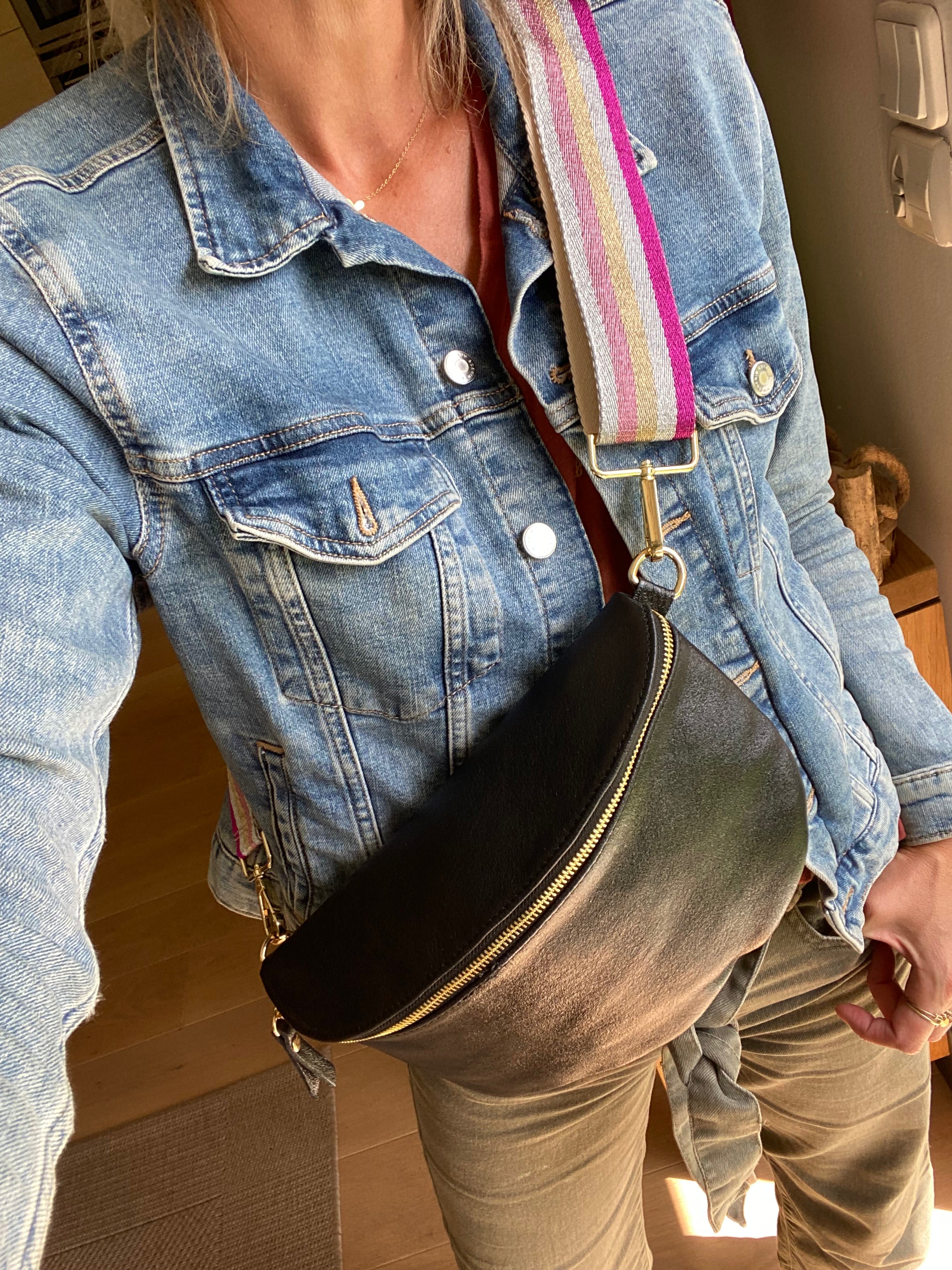 Sac banane XL en cuir irisé 30cm - JANIS - Noir