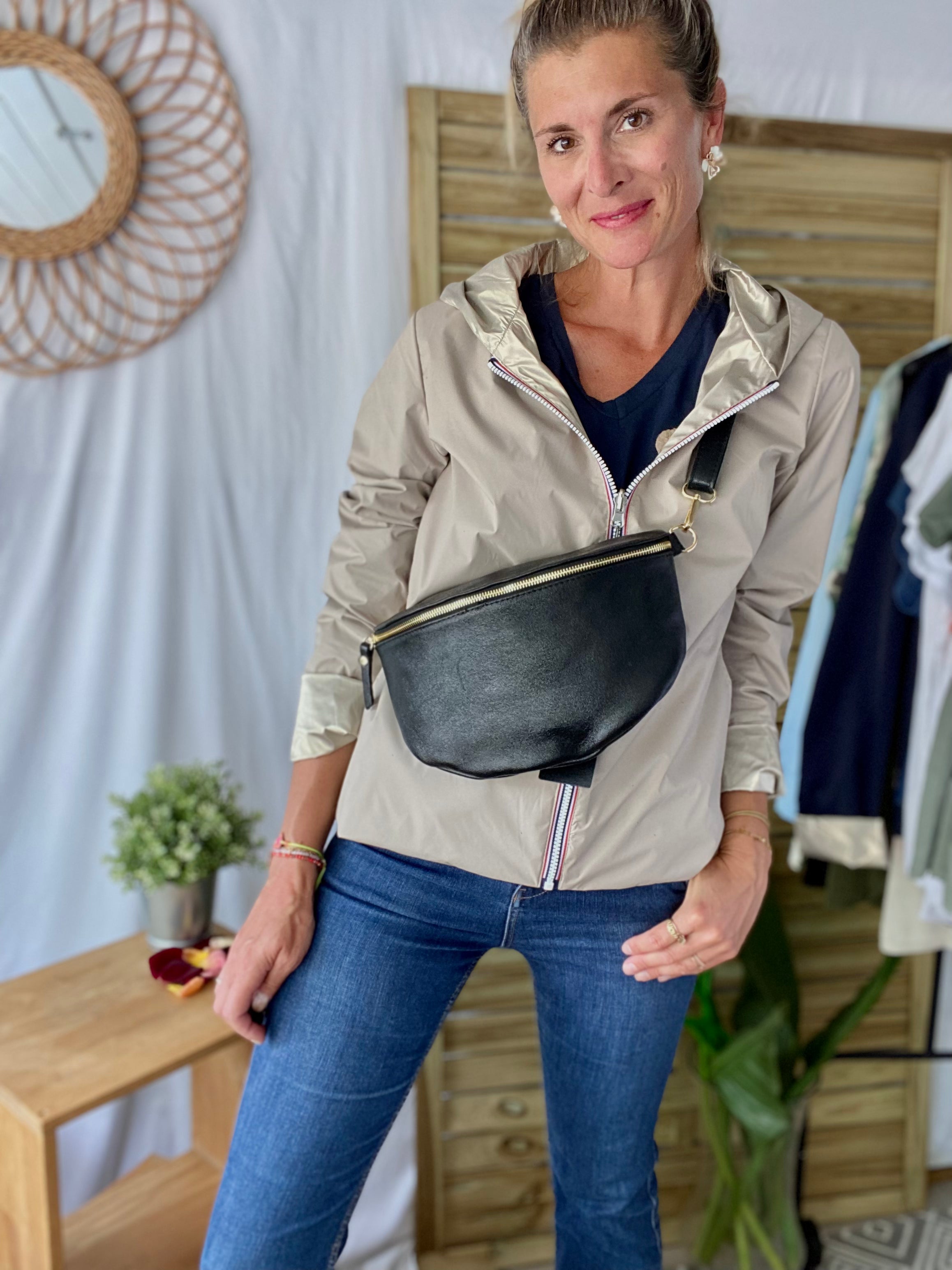 Sac banane XL en cuir irisé 30cm - JANIS - Noir