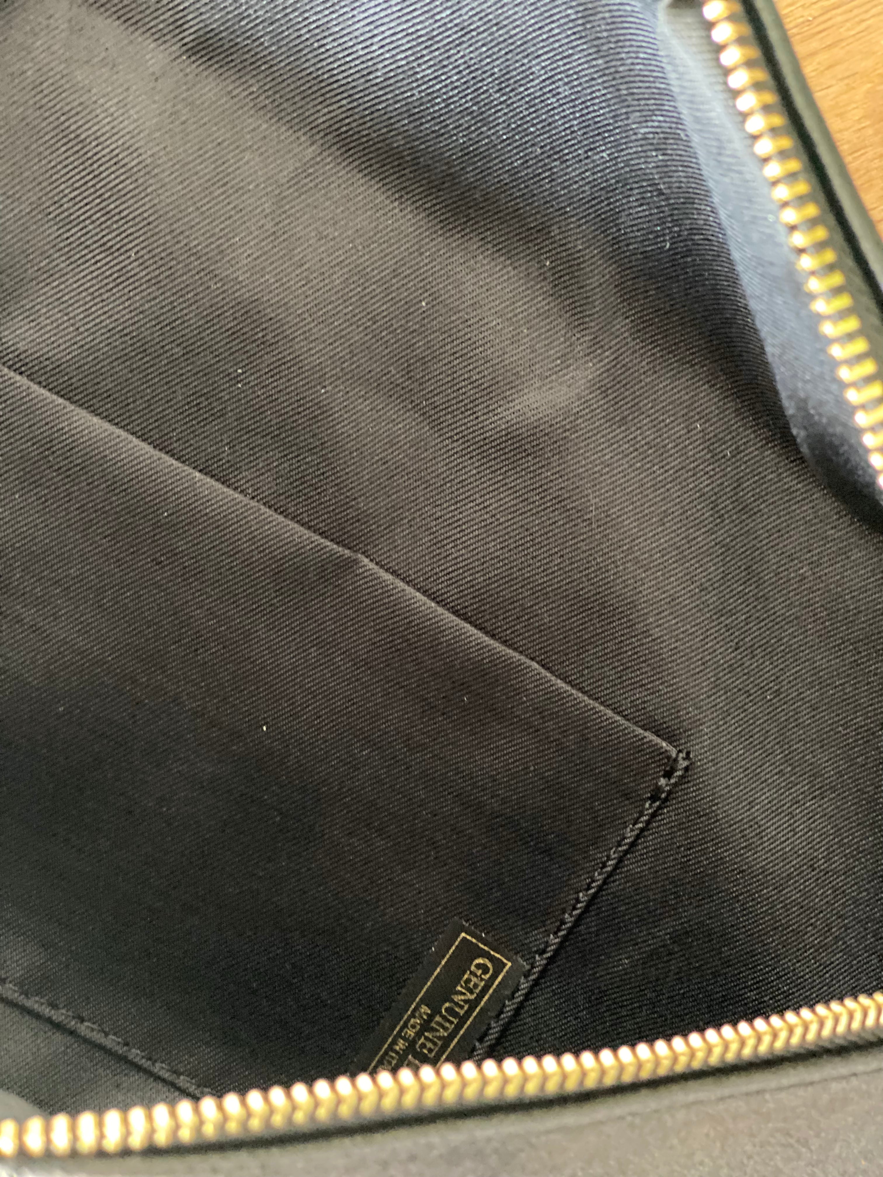 Sac banane XL en cuir irisé 30cm - JANIS - Noir