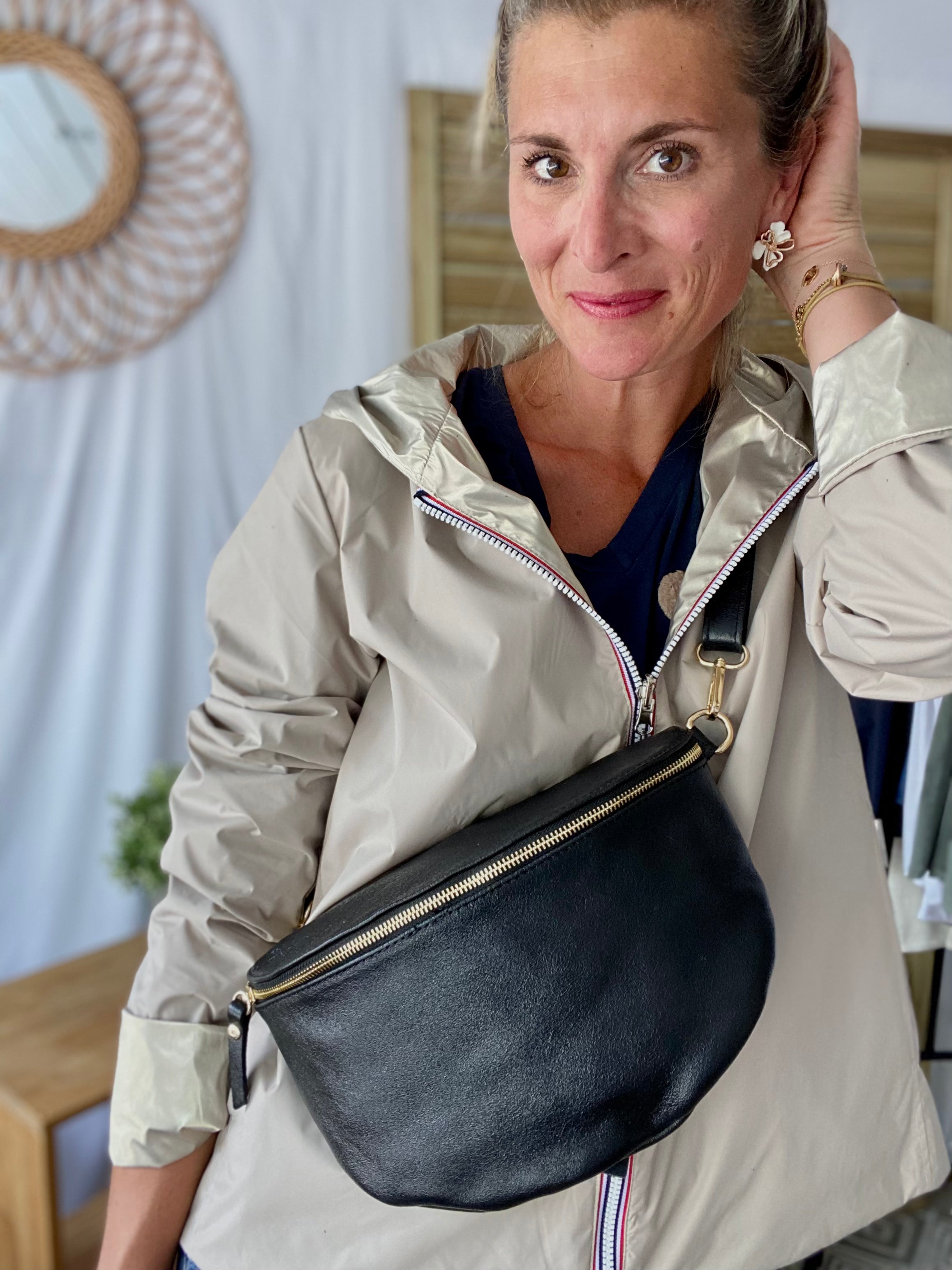 Sac banane XL en cuir irisé 30cm - JANIS - Noir